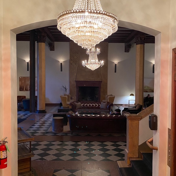 Meet your Posher, Alexandra - Picture 1 of 1